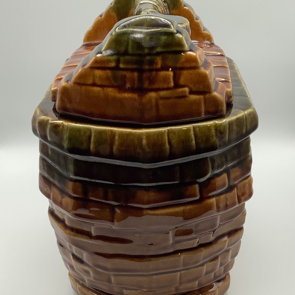 Vintage McCoy Wishing Well Cookie Jar - Picture 5 of 10